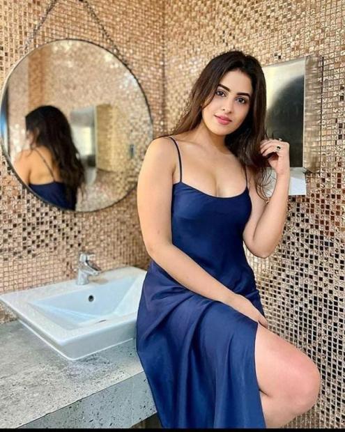 CALL GIRLS IN DELHI Laxmi Nagar꧁❤ 7042104524 ❤꧂ESCOR